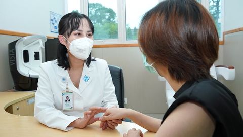 Hướng dẫn dưỡng ẩm da nhạy cảm chuẩn khoa học - Ảnh 2. Hướng dẫn dưỡng ẩm da nhạy cảm chuẩn khoa học - Ảnh 2.