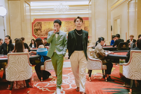 MONO vào top 10 nghệ sĩ xuất sắc 2022; Hoàng Yến Chibi xuất hiện ở quảng trường Thời Đại - Ảnh 6. MONO vào top 10 nghệ sĩ xuất sắc 2022; Hoàng Yến Chibi xuất hiện ở quảng trường Thời Đại - Ảnh 6.