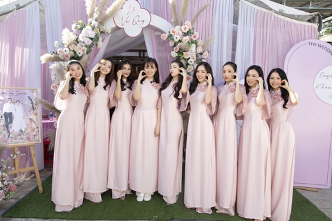 Dàn phụ dâu đẹp nhất 2022: Mai Phương Thúy, Lương Thùy Linh đọ sắc Đoàn Thiên Ân - Ảnh 1. Dàn phụ dâu đẹp nhất 2022: Mai Phương Thúy, Lương Thùy Linh đọ sắc Đoàn Thiên Ân - Ảnh 1.