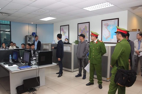 Công an khám xét phòng kiểm định, Cục Đăng kiểm Việt Nam - Ảnh 2. Công an khám xét phòng kiểm định, Cục Đăng kiểm Việt Nam - Ảnh 2.