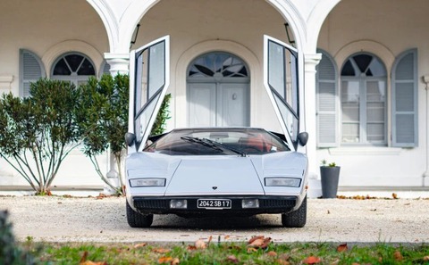 Siêu xe Lamborghini triệu USD trong garage bỏ hoang, đẹp như mới - Ảnh 1. Siêu xe Lamborghini triệu USD trong garage bỏ hoang, đẹp như mới - Ảnh 1.