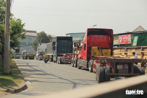 Đăng kiểm thử thách sức khỏe và sức chịu đựng của tài xế - Ảnh 6. Đăng kiểm thử thách sức khỏe và sức chịu đựng của tài xế - Ảnh 6.