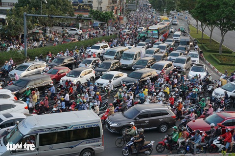 Đề xuất lập vành đai, hạn chế xe khách lớn vào nội đô TP.HCM từ tháng 1-2023 - Ảnh 1. Đề xuất lập vành đai, hạn chế xe khách lớn vào nội đô TP.HCM từ tháng 1-2023 - Ảnh 1.