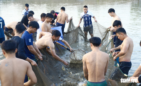 Xem cảnh sát cơ động phòng chống khủng bố luyện tàng hình trên thao trường - Ảnh 13. Xem cảnh sát cơ động phòng chống khủng bố luyện tàng hình trên thao trường - Ảnh 13.