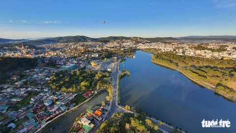 Đà Lạt có tour ngắm thành phố từ khinh khí cầu - Ảnh 3. Đà Lạt có tour ngắm thành phố từ khinh khí cầu - Ảnh 3.