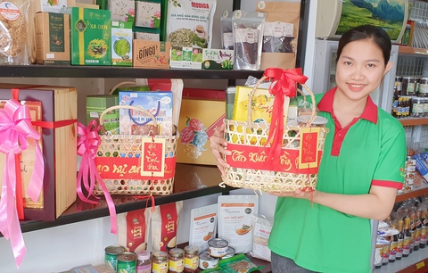 Sản phẩm OCOP miền Tây bán combo dịp Tết - Ảnh 1. Sản phẩm OCOP miền Tây bán combo dịp Tết - Ảnh 1.