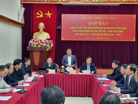 Đồng loạt khởi công 12 dự án cao tốc Bắc - Nam vào sáng 1-1-2023 - Ảnh 1. Đồng loạt khởi công 12 dự án cao tốc Bắc - Nam vào sáng 1-1-2023 - Ảnh 1.