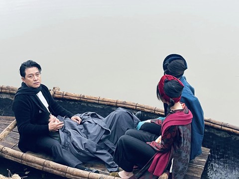 Tuấn Hưng than thở khi đi đóng phim: Tưởng làm diễn viên là sướng - Ảnh 2. Tuấn Hưng than thở khi đi đóng phim: Tưởng làm diễn viên là sướng - Ảnh 2.