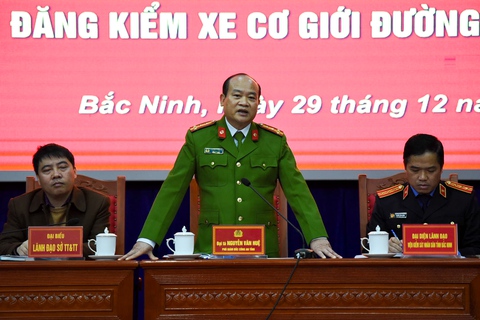 Khởi tố 14 nhân viên trung tâm đăng kiểm xe vì nhận hối lộ - Ảnh 1. Khởi tố 14 nhân viên trung tâm đăng kiểm xe vì nhận hối lộ - Ảnh 1.