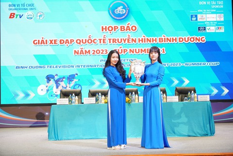 CLB xe đạp Việt Nam thuê ngoại binh đấu đội nước ngoài - Ảnh 1. CLB xe đạp Việt Nam thuê ngoại binh đấu đội nước ngoài - Ảnh 1.