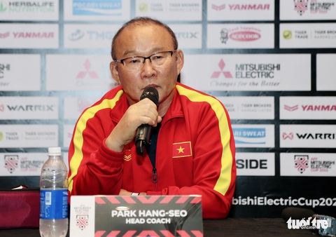 HLV Park Hang Seo: Tôi đã nhắc nhở Văn Hậu - Ảnh 1. HLV Park Hang Seo: Tôi đã nhắc nhở Văn Hậu - Ảnh 1.