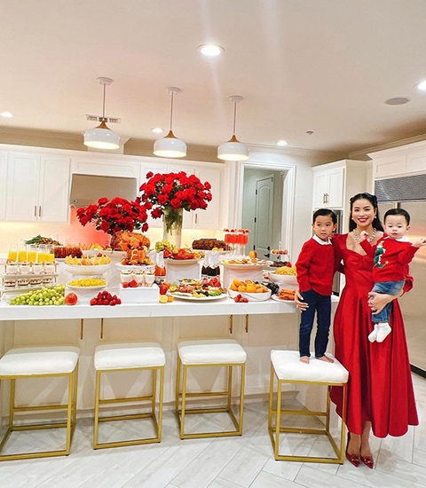 Ảnh vui sao Việt 29-12: Mai Phương Thúy ‘cưa sừng làm nghé’ - Ảnh 5. Ảnh vui sao Việt 29-12: Mai Phương Thúy ‘cưa sừng làm nghé’ - Ảnh 5.
