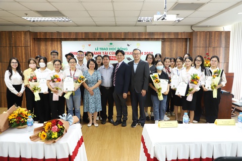Cathay trao học bổng ‘Thịnh trí thành tài’ tại TP.HCM - Ảnh 1. Cathay trao học bổng ‘Thịnh trí thành tài’ tại TP.HCM - Ảnh 1.