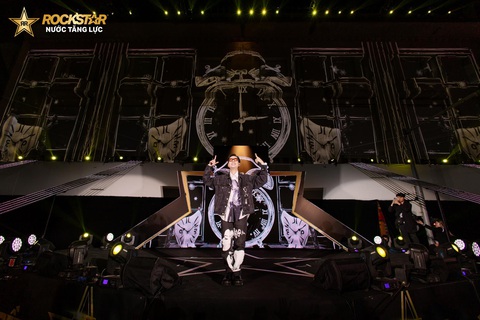 Tóc Tiên, Justatee biểu diễn tại Rockstar Party Âm Thanh Ánh Sáng 3D - Ảnh 5. Tóc Tiên, Justatee biểu diễn tại Rockstar Party Âm Thanh Ánh Sáng 3D - Ảnh 5.