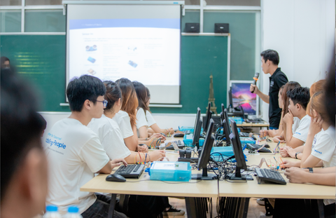 Doanh nghiệp khát nhân sự công nghệ cao, ứng viên lại thiếu hụt kỹ năng - Ảnh 2. Doanh nghiệp khát nhân sự công nghệ cao, ứng viên lại thiếu hụt kỹ năng - Ảnh 2.
