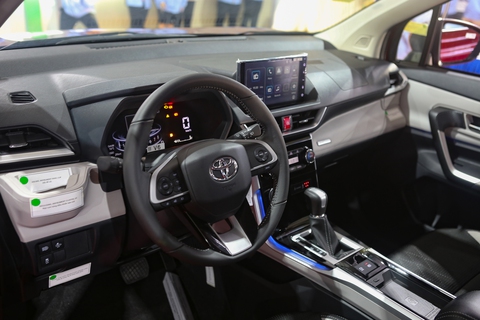Toyota Veloz và Avanza xuất xưởng từ Vĩnh Phúc: Hơn 200 linh kiện được nội địa hóa - Ảnh 7. Toyota Veloz và Avanza xuất xưởng từ Vĩnh Phúc: Hơn 200 linh kiện được nội địa hóa - Ảnh 7.
