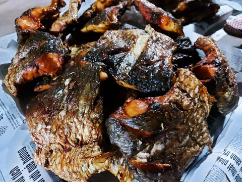 Cỗ cá nướng quê nhà - Ảnh 3. Cỗ cá nướng quê nhà - Ảnh 3.