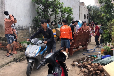 Cháy lớn xưởng sản xuất tượng rộng cả ngàn mét vuông tại Đồng Nai - Ảnh 2. Cháy lớn xưởng sản xuất tượng rộng cả ngàn mét vuông tại Đồng Nai - Ảnh 2.