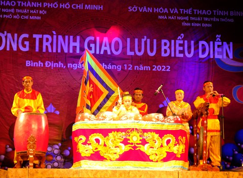 Hát bội, võ cổ truyền TP.HCM và Bình Định giao duyên trên sân khấu - Ảnh 1. Hát bội, võ cổ truyền TP.HCM và Bình Định giao duyên trên sân khấu - Ảnh 1.