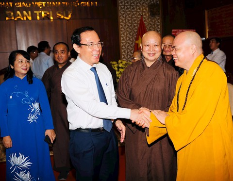 Bí thư Thành ủy TP.HCM thăm, chúc mừng Pháp chủ Hội đồng Chứng minh Giáo hội Phật giáo VN - Ảnh 1. Bí thư Thành ủy TP.HCM thăm, chúc mừng Pháp chủ Hội đồng Chứng minh Giáo hội Phật giáo VN - Ảnh 1.