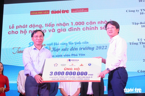 Niềm vui nhân đôi trong lễ trao học bổng ‘Tiếp sức đến trường’ tại Phú Yên - Ảnh 16. Niềm vui nhân đôi trong lễ trao học bổng ‘Tiếp sức đến trường’ tại Phú Yên - Ảnh 16.