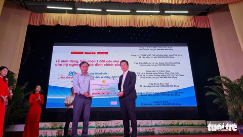 Niềm vui nhân đôi trong lễ trao học bổng ‘Tiếp sức đến trường’ tại Phú Yên - Ảnh 23. Niềm vui nhân đôi trong lễ trao học bổng ‘Tiếp sức đến trường’ tại Phú Yên - Ảnh 23.