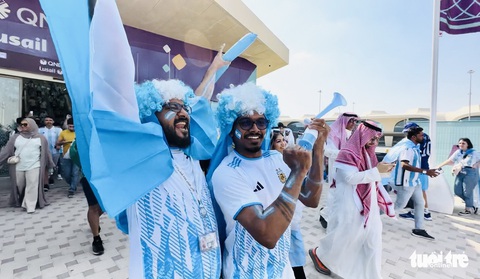 Thư Qatar: Chạy vì Messi, đuối nhưng vui - Ảnh 1. Thư Qatar: Chạy vì Messi, đuối nhưng vui - Ảnh 1.