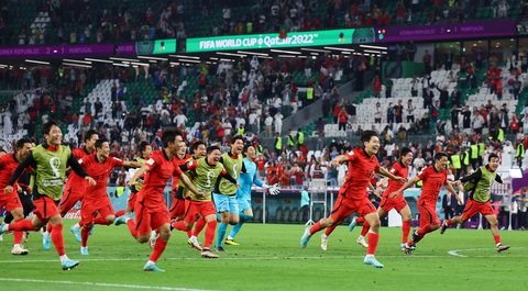 Những giọt nước mắt trái chiều của Suarez và Son Heung Min - Ảnh 15. Những giọt nước mắt trái chiều của Suarez và Son Heung Min - Ảnh 15.