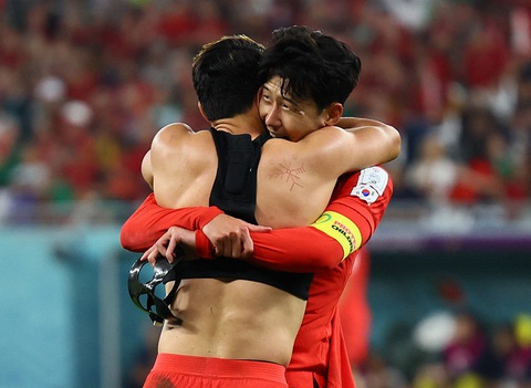 Những giọt nước mắt trái chiều của Suarez và Son Heung Min - Ảnh 11. Những giọt nước mắt trái chiều của Suarez và Son Heung Min - Ảnh 11.