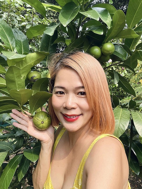 Ảnh vui sao Việt 3-12: Lệ Quyên tươi rói cùng tình trẻ đi xem show âm nhạc - Ảnh 8. Ảnh vui sao Việt 3-12: Lệ Quyên tươi rói cùng tình trẻ đi xem show âm nhạc - Ảnh 8.