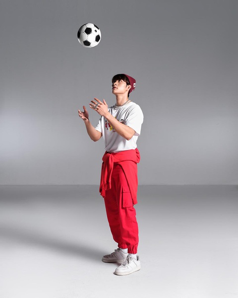 FPT Play chính thức mở bán mẫu áo cổ vũ đội tuyển bóng đá Việt Nam - Ảnh 4. FPT Play chính thức mở bán mẫu áo cổ vũ đội tuyển bóng đá Việt Nam - Ảnh 4.