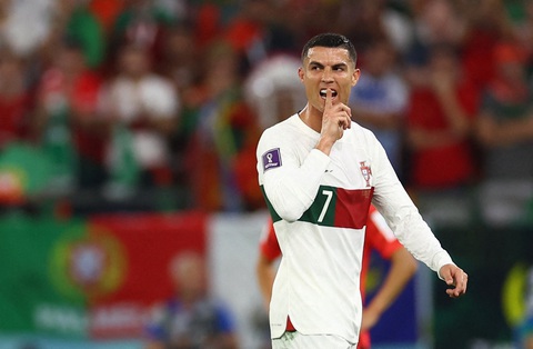 Tiền đạo Cho Gue Sung: Ronaldo đã chửi tôi bằng tiếng Bồ Đào Nha - Ảnh 1. Tiền đạo Cho Gue Sung: Ronaldo đã chửi tôi bằng tiếng Bồ Đào Nha - Ảnh 1.