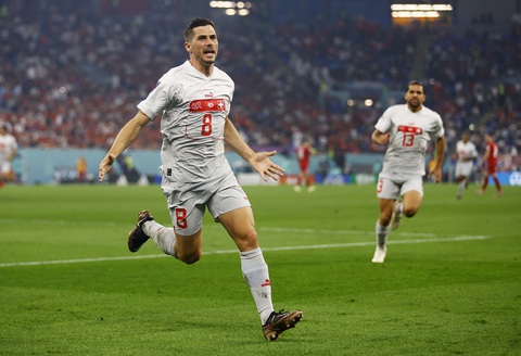 Đánh bại Serbia, Thụy Sĩ giành vé cuối cùng vào vòng 16 đội World Cup 2022 - Ảnh 1. Đánh bại Serbia, Thụy Sĩ giành vé cuối cùng vào vòng 16 đội World Cup 2022 - Ảnh 1.