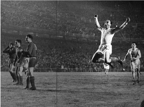 Pele - người cuối cùng trong tứ đại kinh điển của bóng đá thế giới - Ảnh 2. Pele - người cuối cùng trong tứ đại kinh điển của bóng đá thế giới - Ảnh 2.