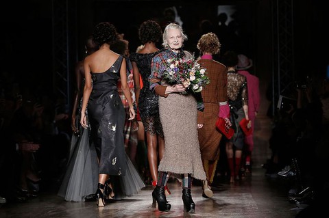 Nhà thiết kế người Anh Vivienne Westwood qua đời ở tuổi 81 - Ảnh 1. Nhà thiết kế người Anh Vivienne Westwood qua đời ở tuổi 81 - Ảnh 1.