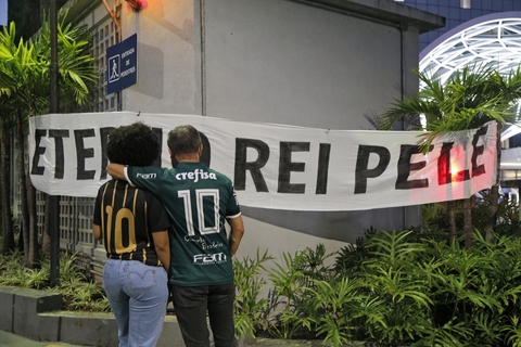 Brazil tuyên bố quốc tang 3 ngày tưởng nhớ Pele - vận động viên vĩ đại nhất mọi thời đại - Ảnh 2. Brazil tuyên bố quốc tang 3 ngày tưởng nhớ Pele - vận động viên vĩ đại nhất mọi thời đại - Ảnh 2.