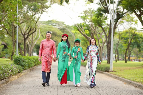 Ảnh vui sao Việt 30-12: Ninh Dương Lan Ngọc mặt mày lem luốc - Ảnh 3. Ảnh vui sao Việt 30-12: Ninh Dương Lan Ngọc mặt mày lem luốc - Ảnh 3.