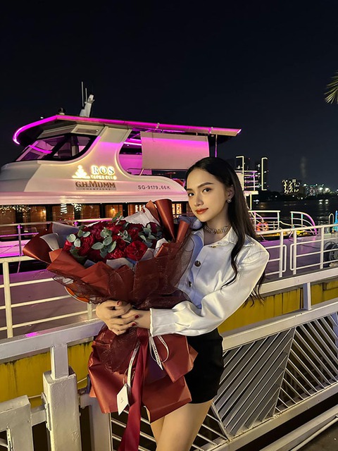 Ảnh vui sao Việt 30-12: Ninh Dương Lan Ngọc mặt mày lem luốc - Ảnh 6. Ảnh vui sao Việt 30-12: Ninh Dương Lan Ngọc mặt mày lem luốc - Ảnh 6.