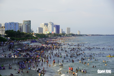 Tết dương lịch 2023: TP.HCM, Nha Trang, Hà Nội... bùng nổ các hoạt động đón năm mới - Ảnh 16. Tết dương lịch 2023: TP.HCM, Nha Trang, Hà Nội... bùng nổ các hoạt động đón năm mới - Ảnh 16.
