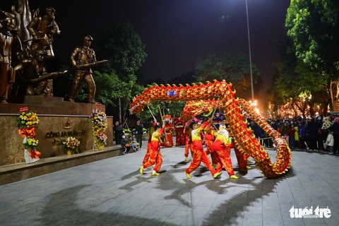 Phố đi bộ Trần Nhân Tông chính thức mở cửa phục vụ người dân thủ đô - Ảnh 5. Phố đi bộ Trần Nhân Tông chính thức mở cửa phục vụ người dân thủ đô - Ảnh 5.