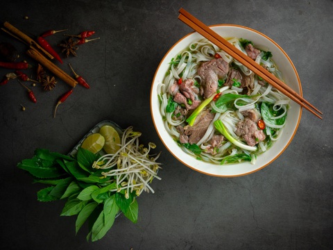 Phở: Hành trình trở thành món ăn quốc dân, sốt trên các ứng dụng gọi món - Ảnh 1. Phở: Hành trình trở thành món ăn quốc dân, sốt trên các ứng dụng gọi món - Ảnh 1.
