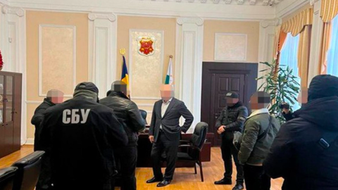 Thị trưởng ở Ukraine bị bắt vì nghi làm lộ bí mật quân sự - Ảnh 1. Thị trưởng ở Ukraine bị bắt vì nghi làm lộ bí mật quân sự - Ảnh 1.