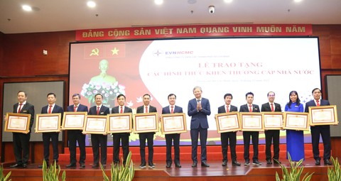 Điện lực TP.HCM được công nhận doanh nghiệp số - Ảnh 2. Điện lực TP.HCM được công nhận doanh nghiệp số - Ảnh 2.