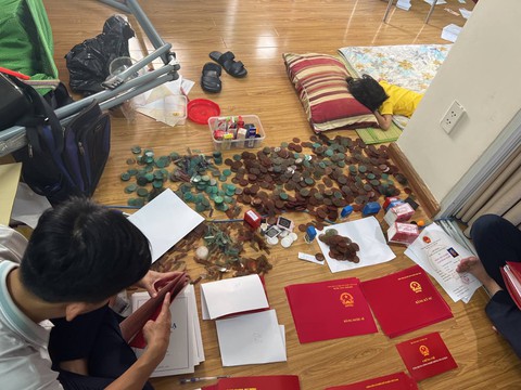 Phá đường dây làm giả căn cước công dân, bằng cấp... thu lợi 30 tỉ đồng - Ảnh 1. Phá đường dây làm giả căn cước công dân, bằng cấp... thu lợi 30 tỉ đồng - Ảnh 1.