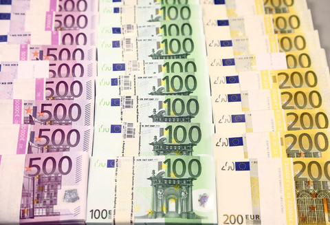 10 năm sau khi gia nhập EU, dân Croatia bắt đầu xài đồng euro - Ảnh 2. 10 năm sau khi gia nhập EU, dân Croatia bắt đầu xài đồng euro - Ảnh 2.