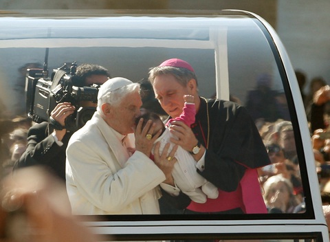 Cựu Giáo hoàng Benedict XVI qua đời - Ảnh 2. Cựu Giáo hoàng Benedict XVI qua đời - Ảnh 2.
