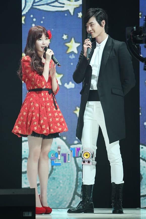 Lee Jong Suk tiết lộ lý do từng ghét IU khi mới quen, xác nhận tin hẹn hò - Ảnh 5. Lee Jong Suk tiết lộ lý do từng ghét IU khi mới quen, xác nhận tin hẹn hò - Ảnh 5.