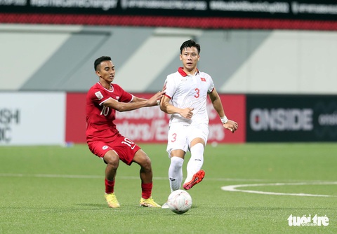 Quế Ngọc Hải: Singapore đã gây nhiều khó khăn cho đội tuyển Việt Nam - Ảnh 1. Quế Ngọc Hải: Singapore đã gây nhiều khó khăn cho đội tuyển Việt Nam - Ảnh 1.