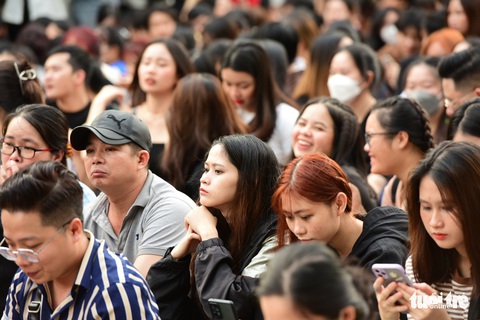 Rộn ràng pháo hoa chào đón năm mới 2023 - Ảnh 34. Rộn ràng pháo hoa chào đón năm mới 2023 - Ảnh 34.