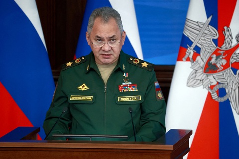 Chào năm mới, Bộ trưởng Quốc phòng Nga tuyên bố chắc thắng ở Ukraine - Ảnh 1. Chào năm mới, Bộ trưởng Quốc phòng Nga tuyên bố chắc thắng ở Ukraine - Ảnh 1.